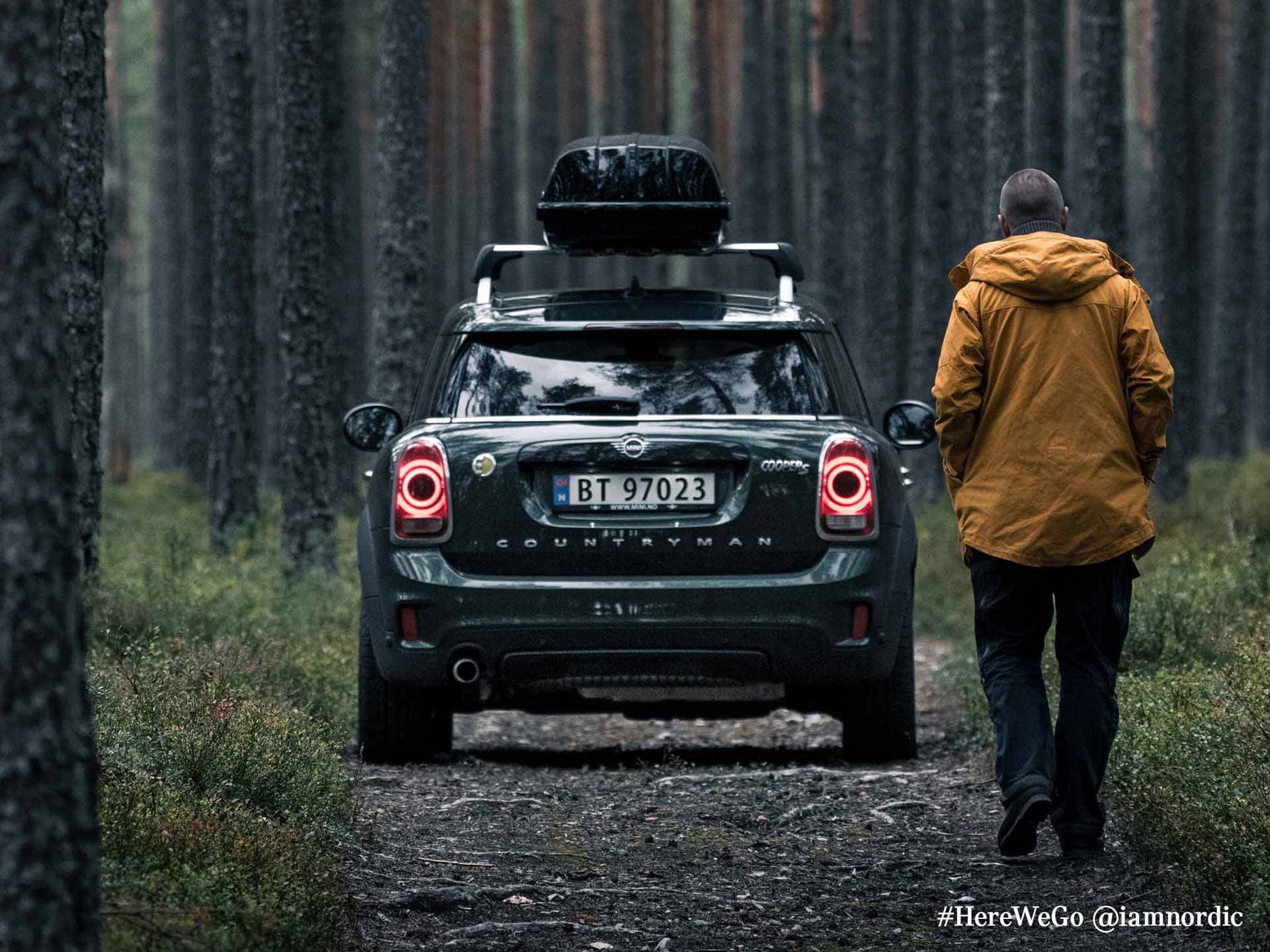 MINI Countryman – strešni transportni sistem – držalo za smuči in snežne deske MINI Countryman – strešni transportni sistem – držalo za smuči in snežne deske